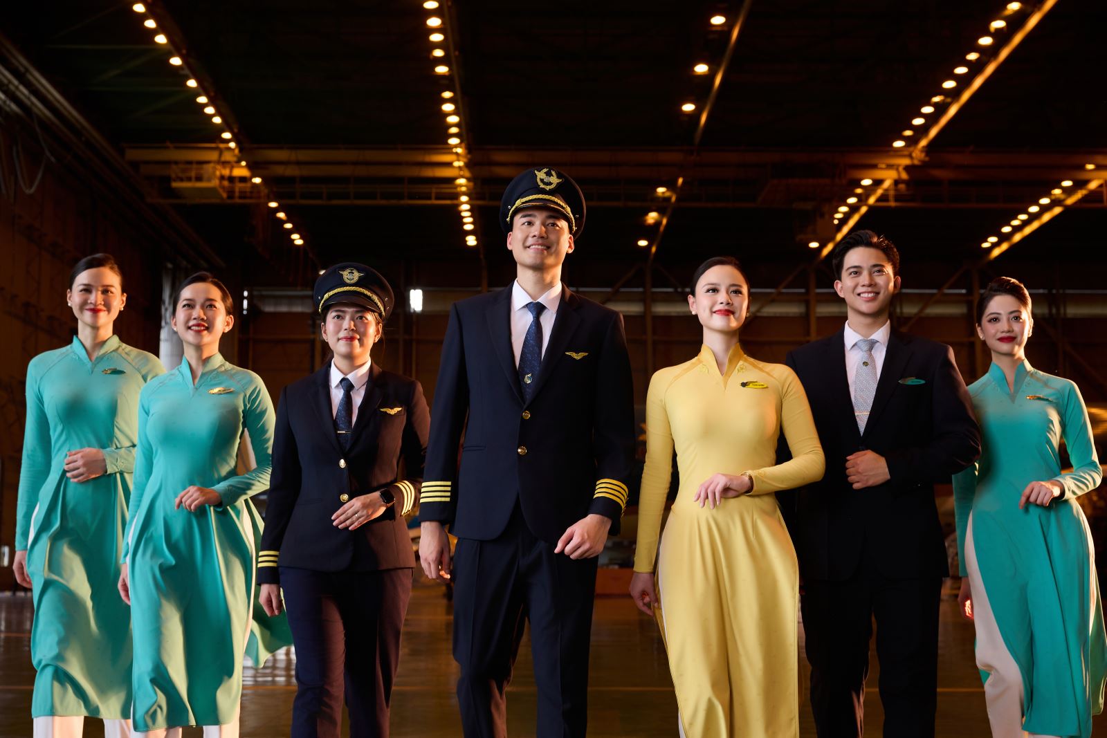 Vietnam Airlines vận chuyển gần 2 4 triệu lượt khách dịp Tết Nguyên đán